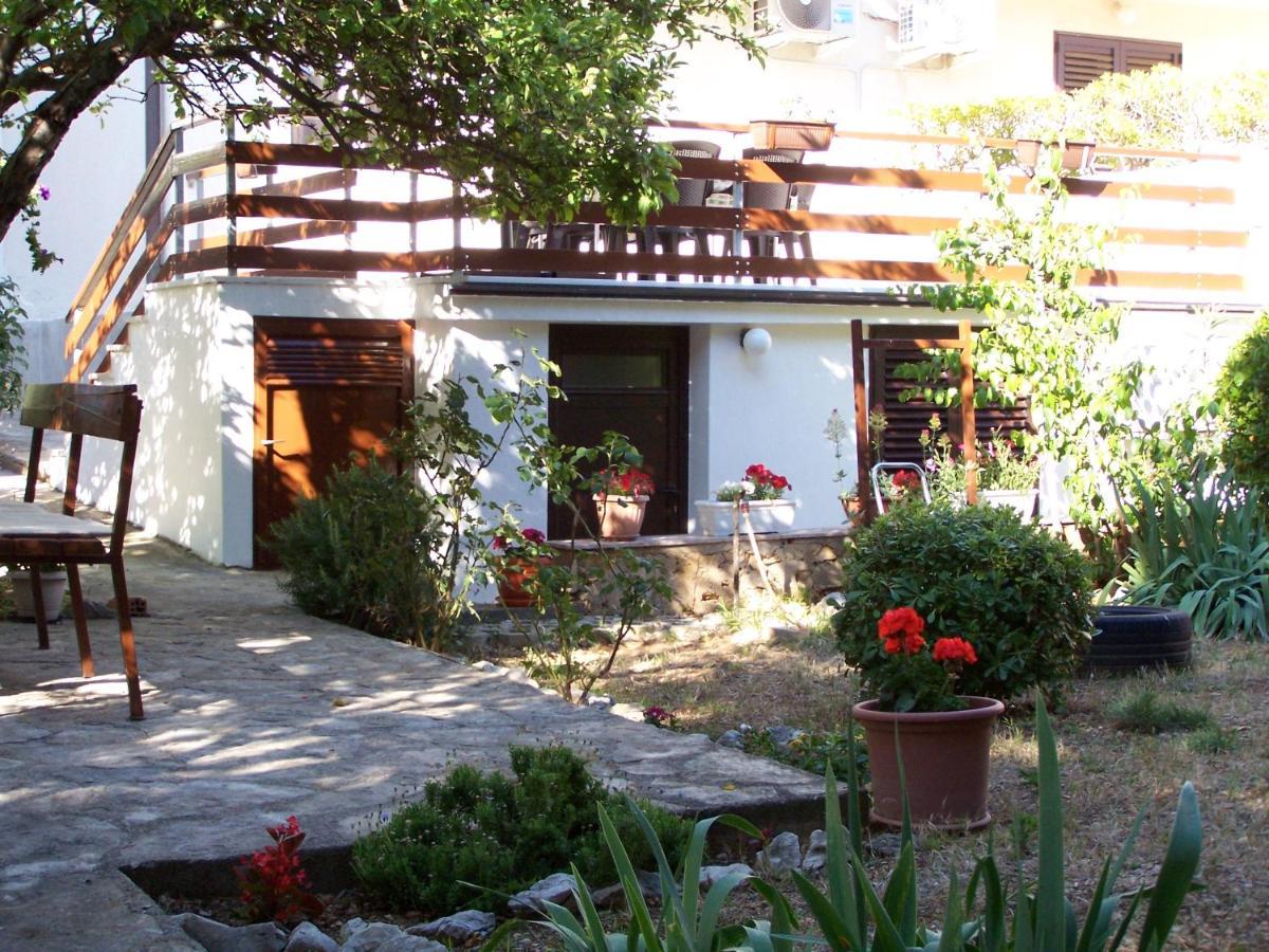 Apartments Sestan Novalja Exterior photo