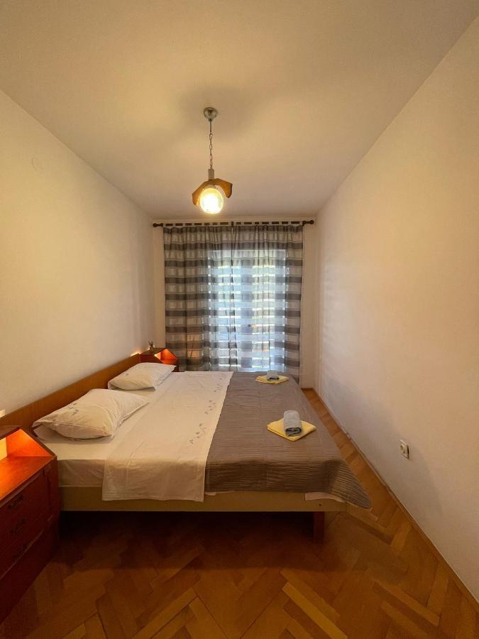 Apartments Sestan Novalja Exterior photo