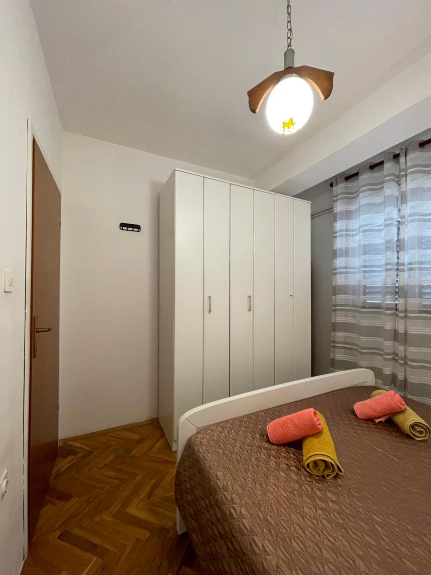 Apartments Sestan Novalja Exterior photo